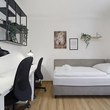 2 Near The Main Train Station Apartment Prague
